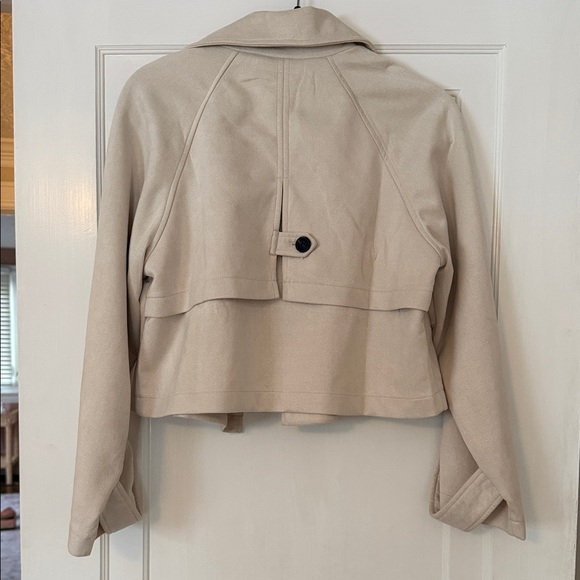 Chic Cream Trench Coat - Picture 6 of 7